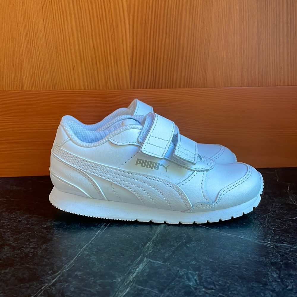 PUMA SOFTFOAM size 9 New Without Tags WHITE